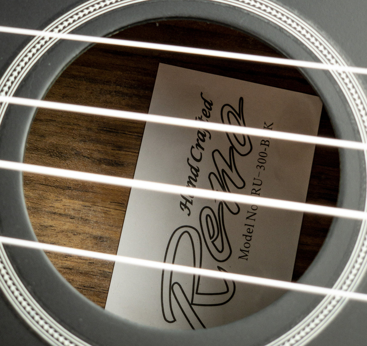 Reno RU300 Grand Concert Ukulele (Black)