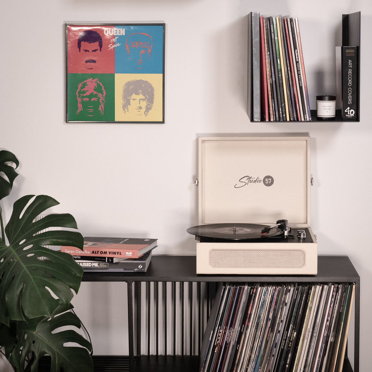 Studio 57 Groovy Turntable (White)