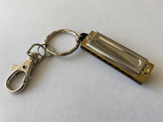 Mini harmonica with key ring - 8-hole model