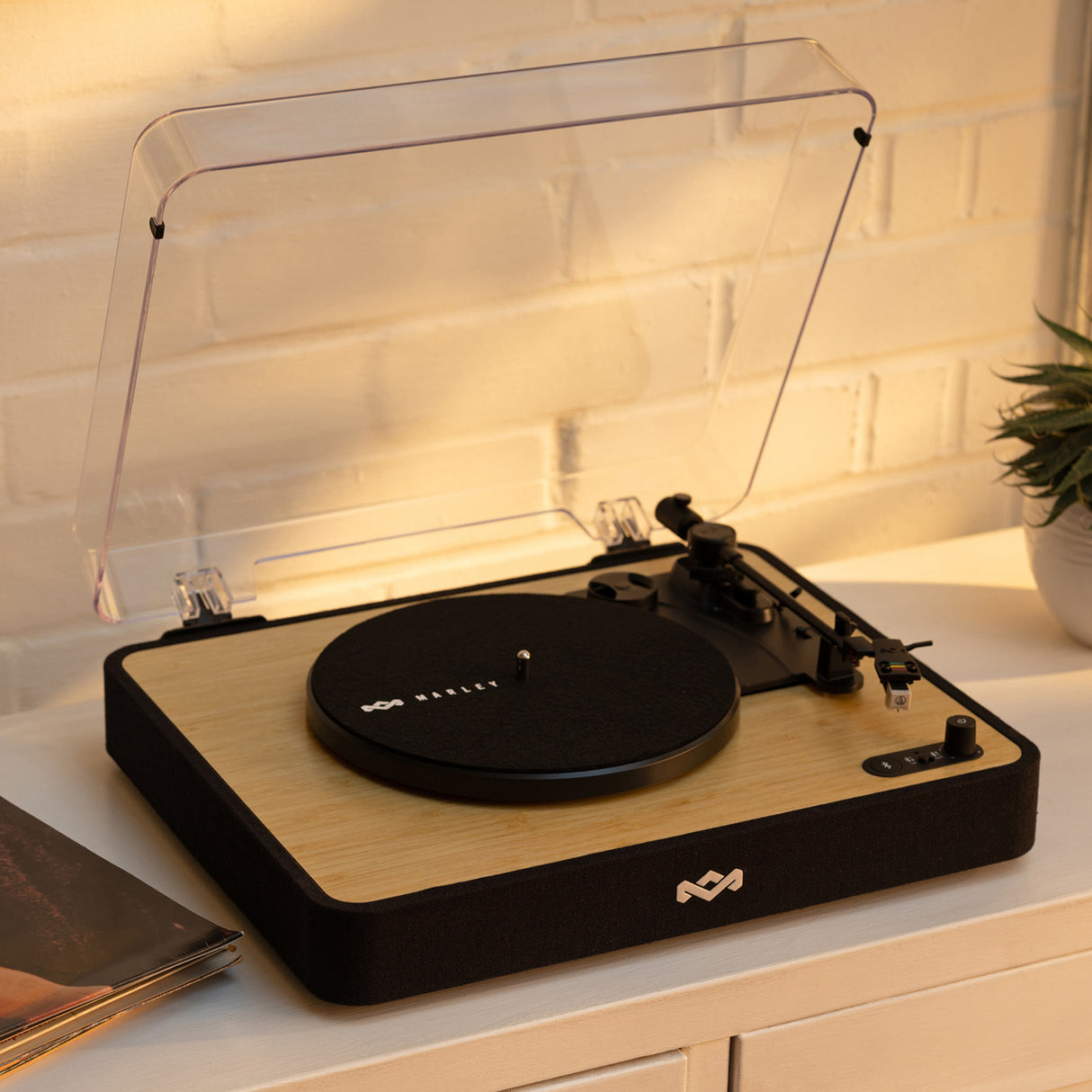 House of Marley REVOLUTION Bluetooth turntable